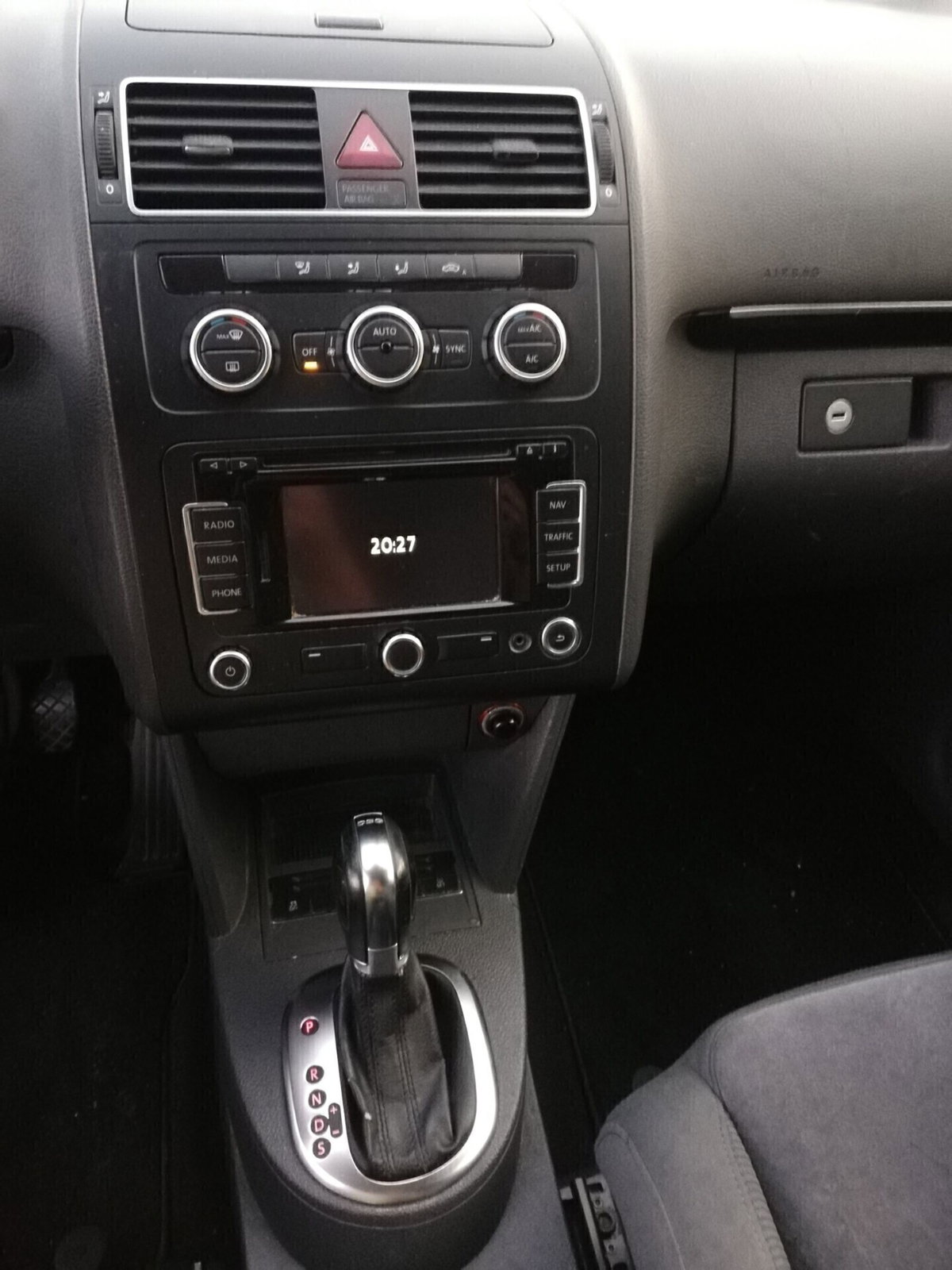 Volkswagen Touran 1.4 TSI DSG Highline EcoFuel (11)