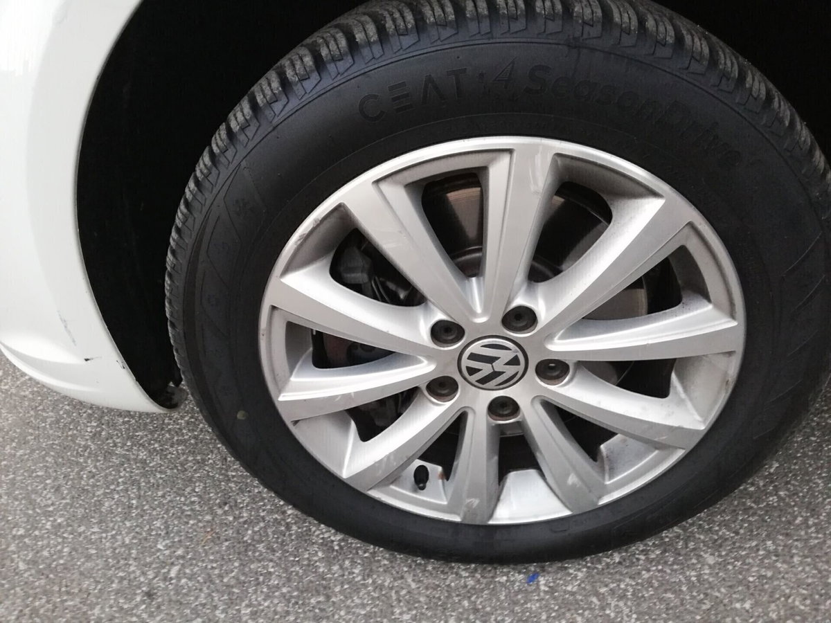 Volkswagen Touran 1.4 TSI DSG Highline EcoFuel (12)