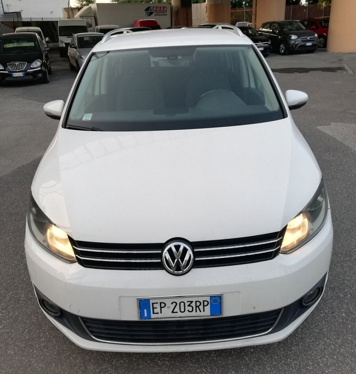 Volkswagen Touran 1.4 TSI DSG Highline EcoFuel (2)