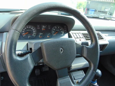 Renault Clio cat 3 porte RSi (12)