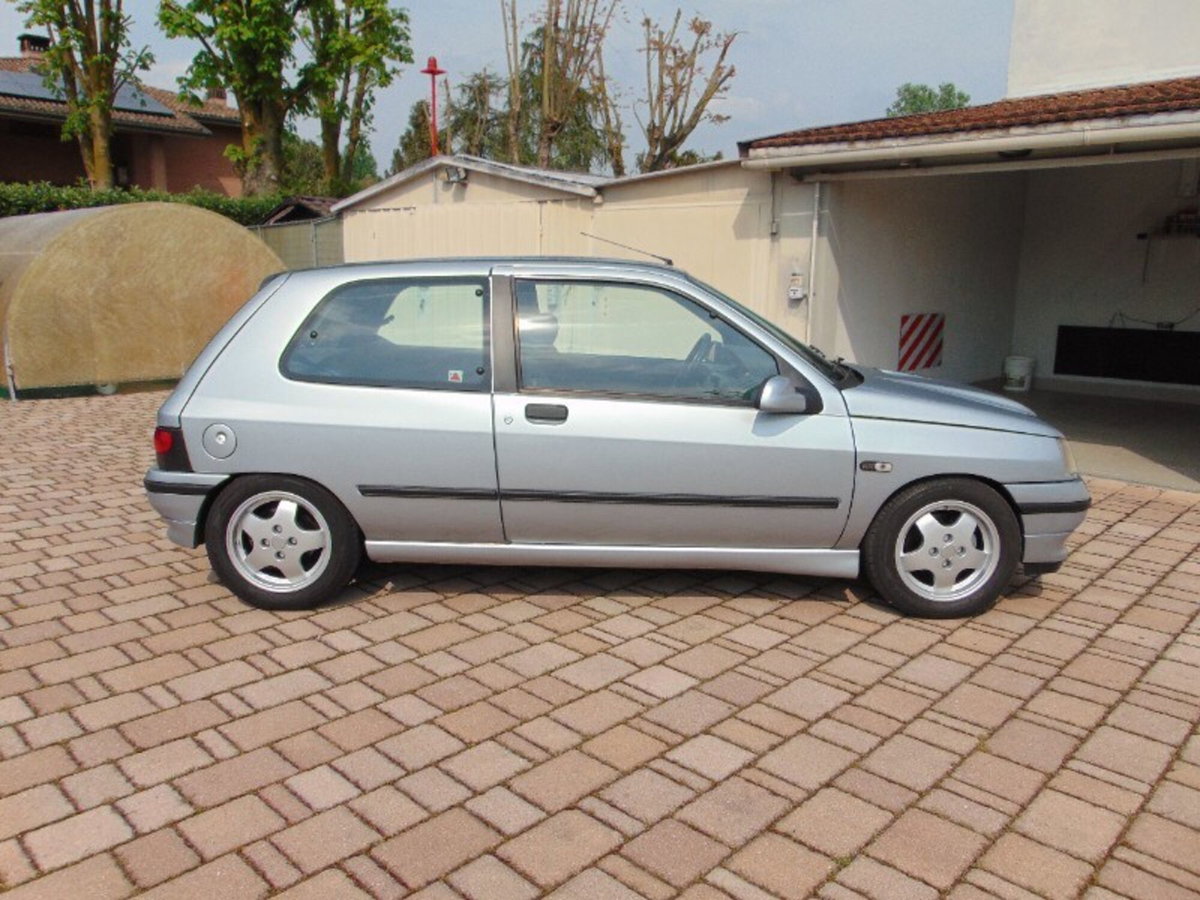 Renault Clio cat 3 porte RSi (4)