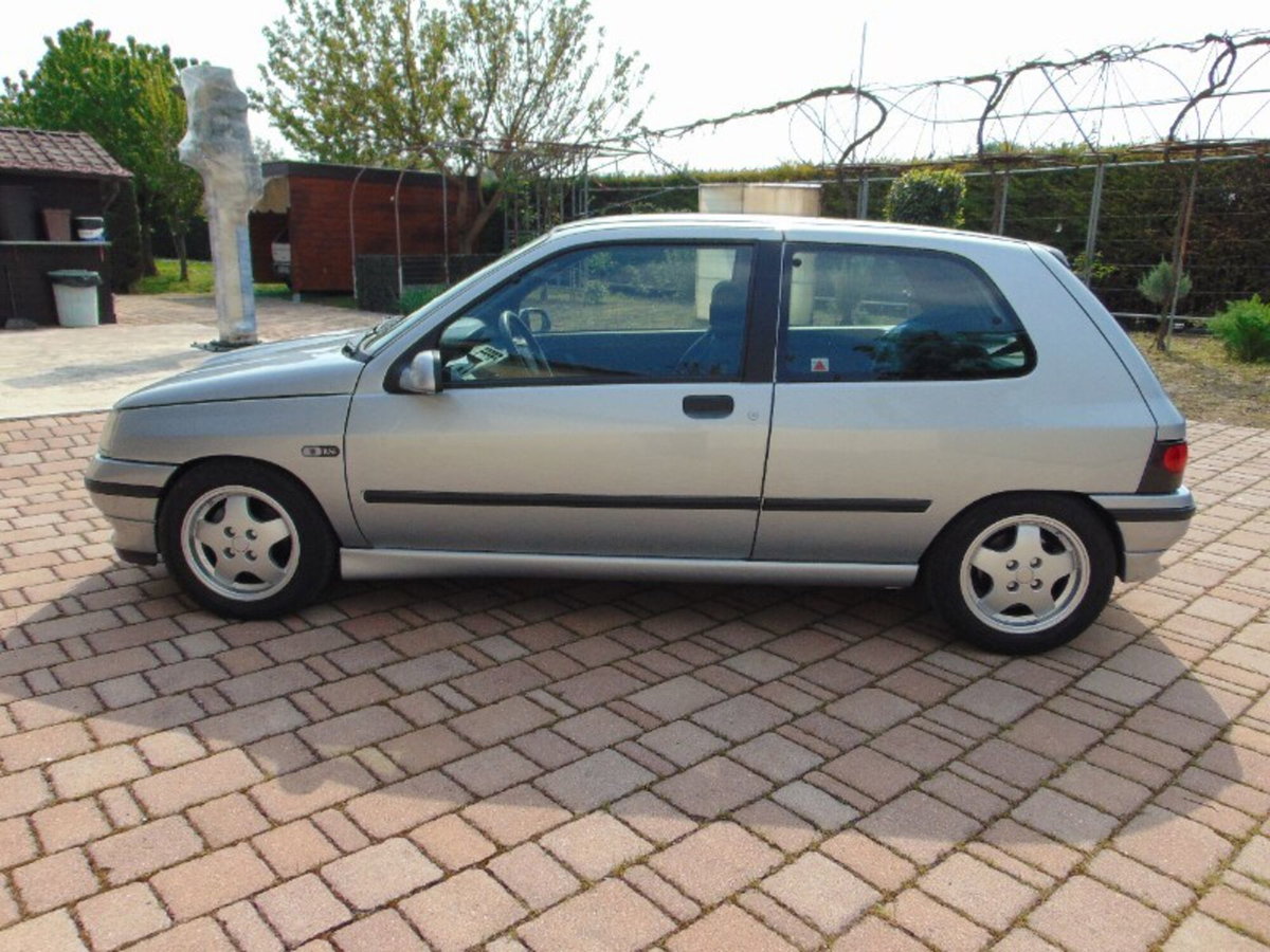Renault Clio cat 3 porte RSi (8)