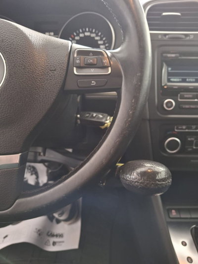 Volkswagen Golf 2.0 TDI 140CV DPF DSG 5p. Highline (12)
