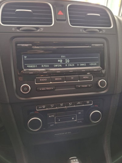Volkswagen Golf 2.0 TDI 140CV DPF DSG 5p. Highline (13)