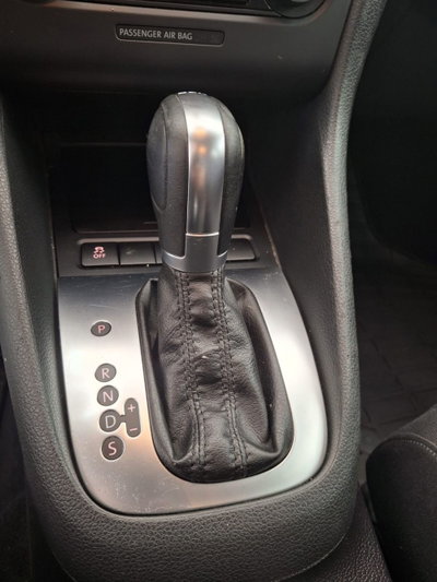 Volkswagen Golf 2.0 TDI 140CV DPF DSG 5p. Highline (20)