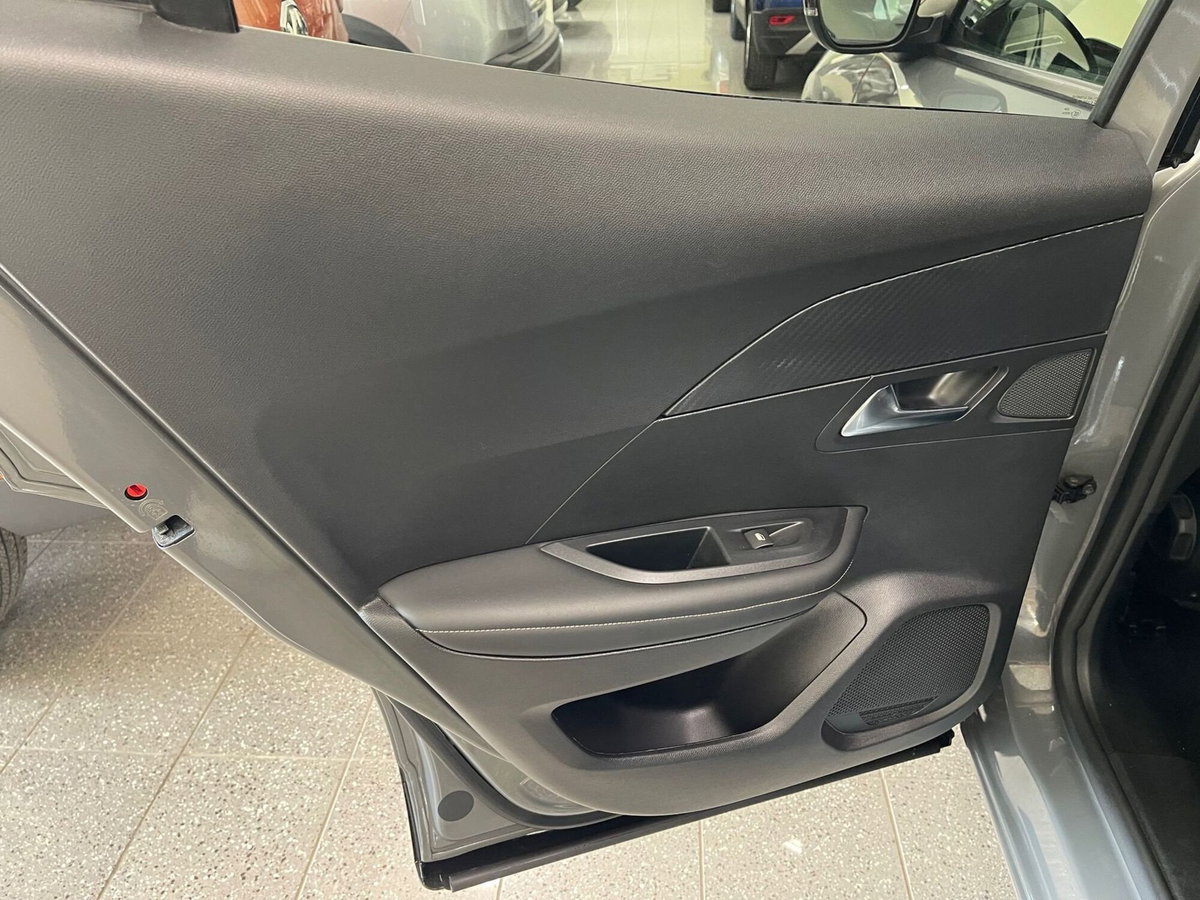 Peugeot 2008 PureTech 130 S&S EAT8 Allure Pack (10)