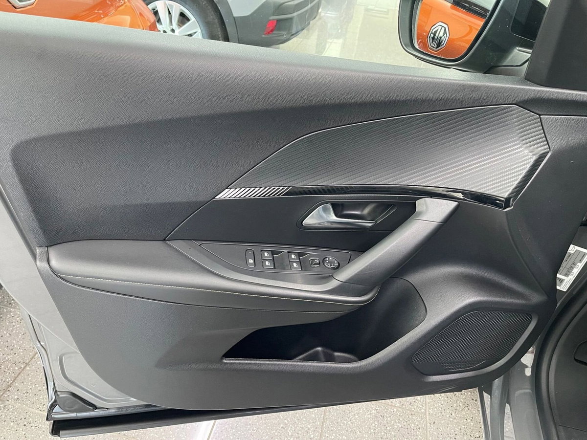 Peugeot 2008 PureTech 130 S&S EAT8 Allure Pack (12)