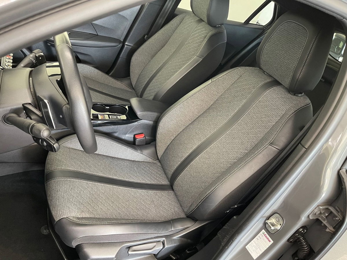 Peugeot 2008 PureTech 130 S&S EAT8 Allure Pack (13)