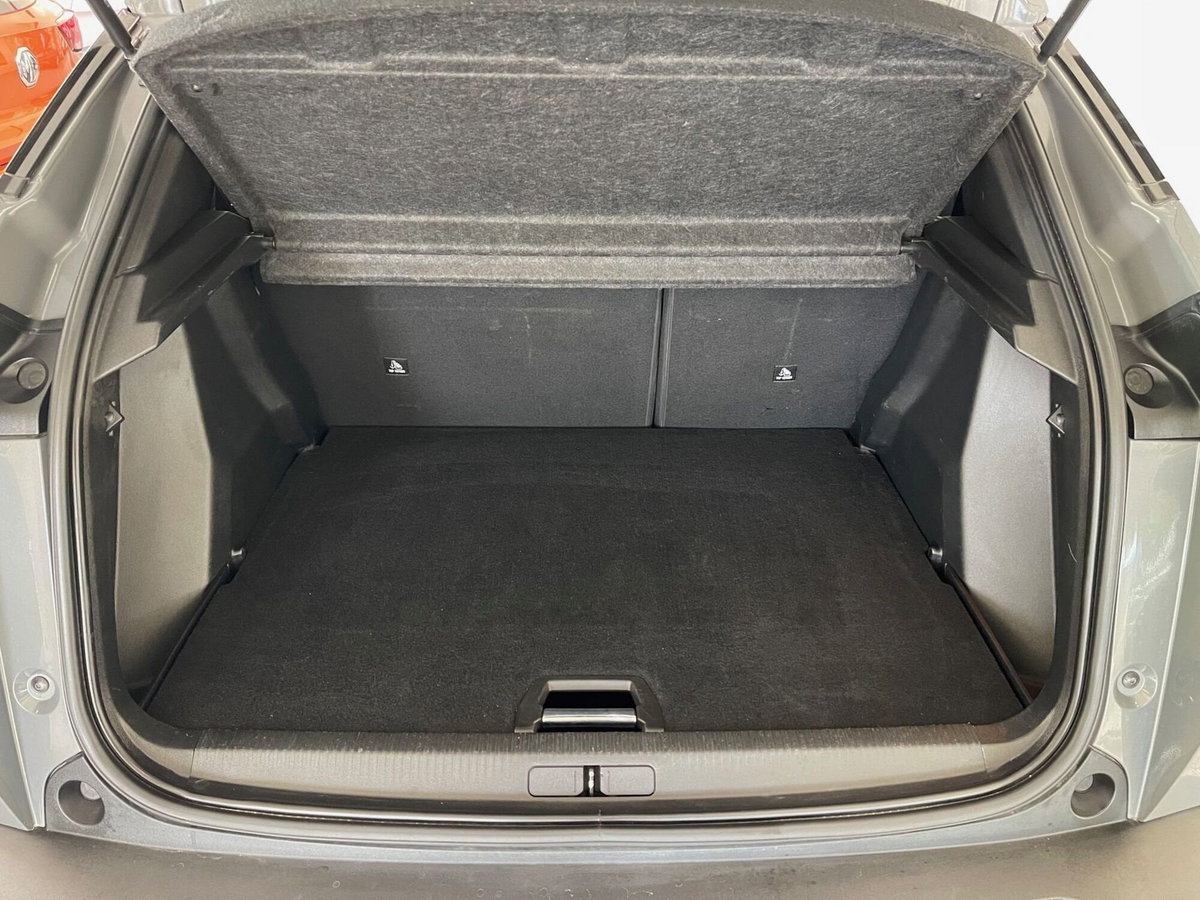 Peugeot 2008 PureTech 130 S&S EAT8 Allure Pack (9)