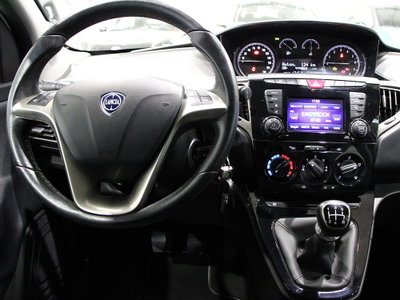 Lancia Ypsilon 1.2 69 CV 5 porte Gold (10)