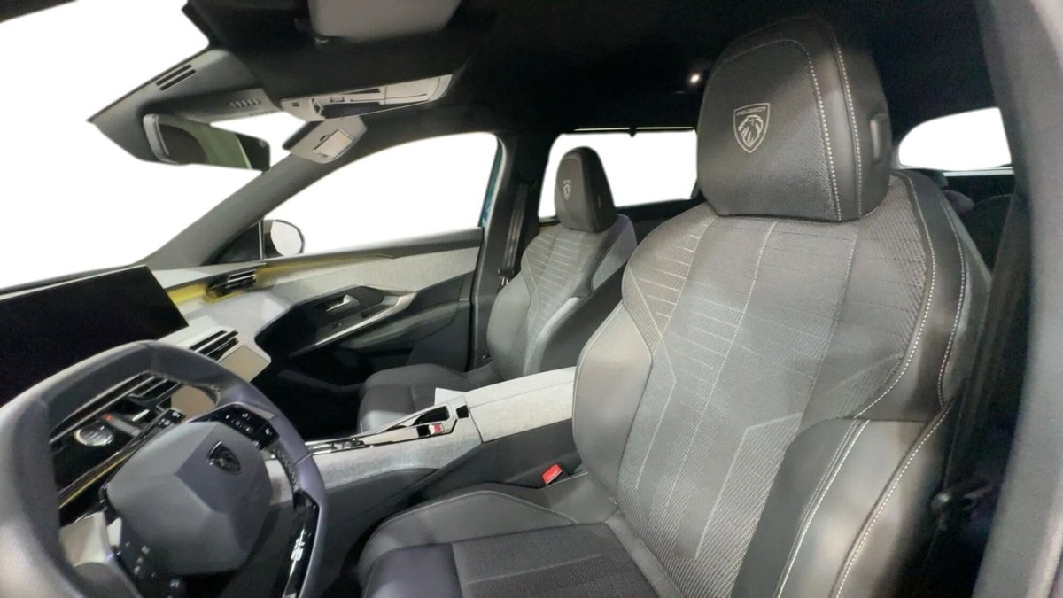 Peugeot 5008 1.2 hybrid Allure 145cv e-dcs6 (12)