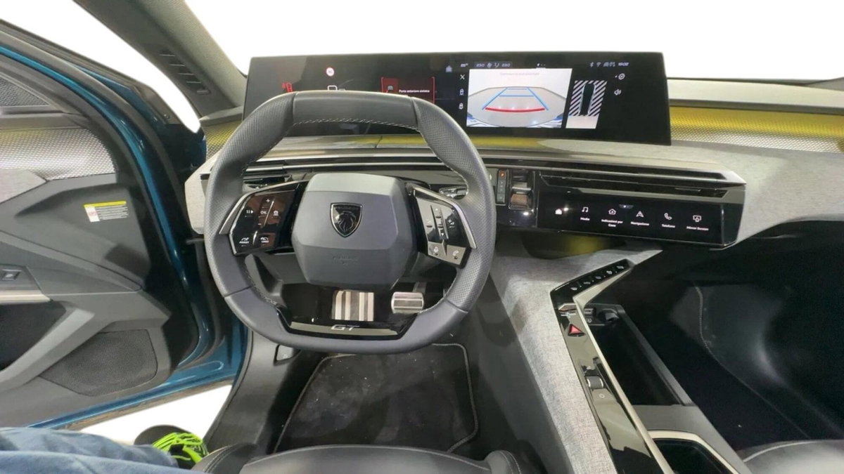 Peugeot 5008 1.2 hybrid Allure 145cv e-dcs6 (7)