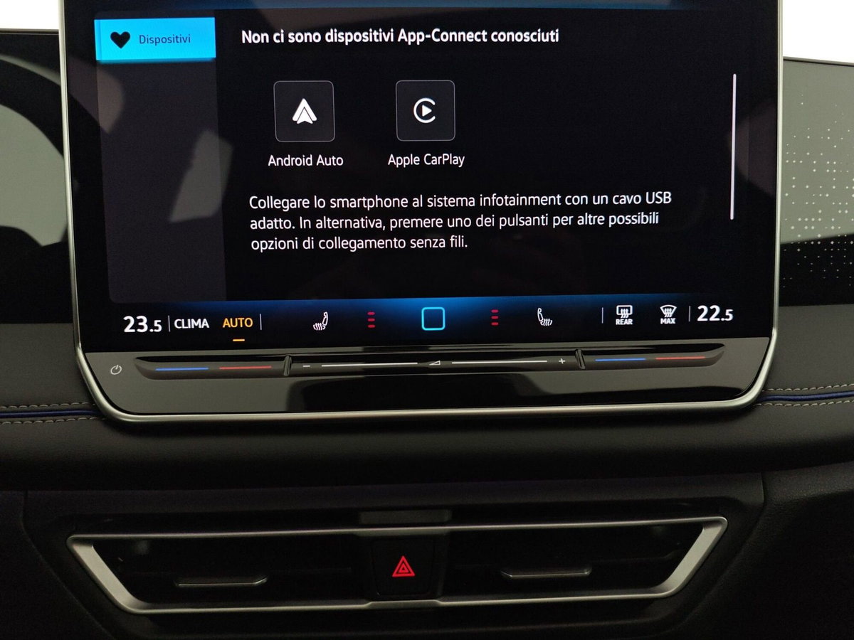 Volkswagen Tiguan 2.0 tdi R-Line 4motion 193cv dsg (13)