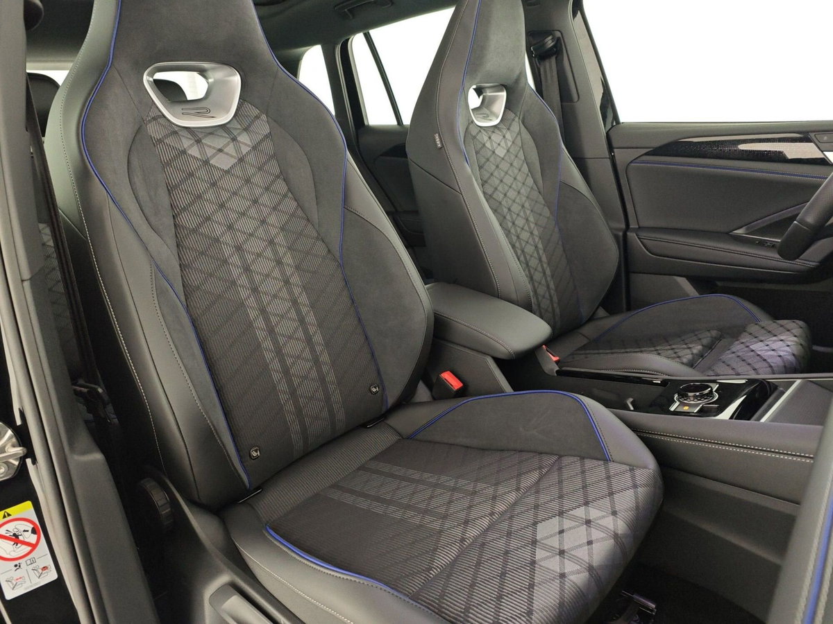 Volkswagen Tiguan 2.0 tdi R-Line 4motion 193cv dsg (17)