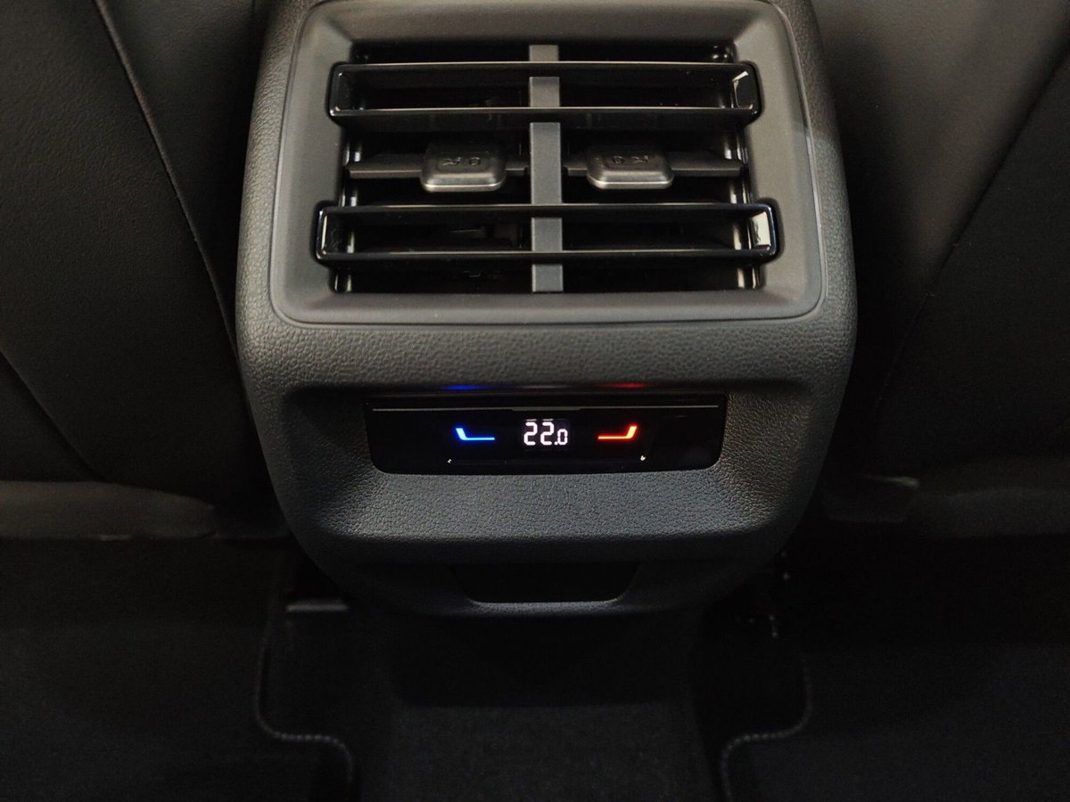 Volkswagen Tiguan 2.0 tdi R-Line 4motion 193cv dsg (18)
