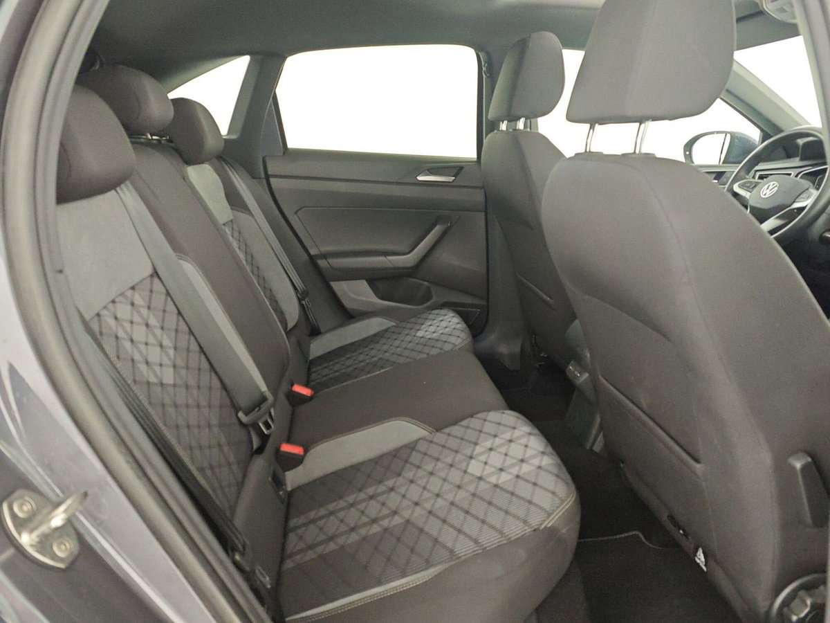 Volkswagen Taigo 1.0 tsi R-Line 115cv (16)