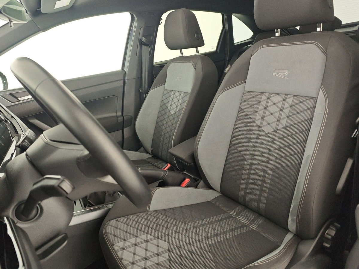 Volkswagen Taigo 1.0 tsi R-Line 115cv (18)