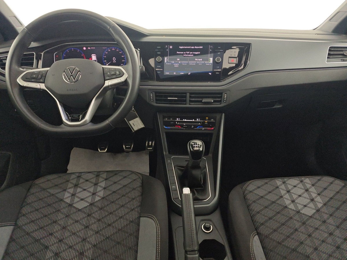 Volkswagen Taigo 1.0 tsi R-Line 115cv (7)