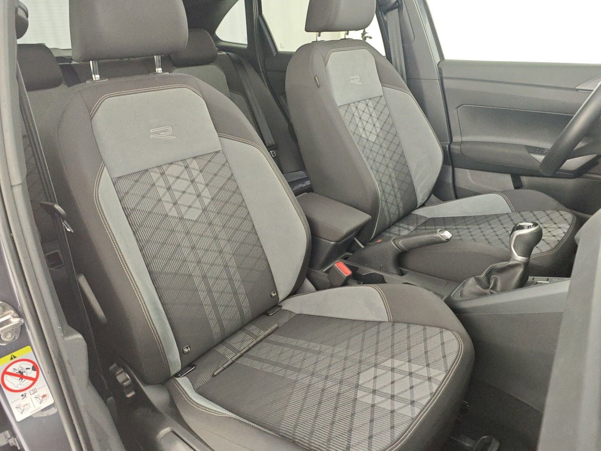 Volkswagen Taigo 1.0 tsi R-Line 115cv (8)