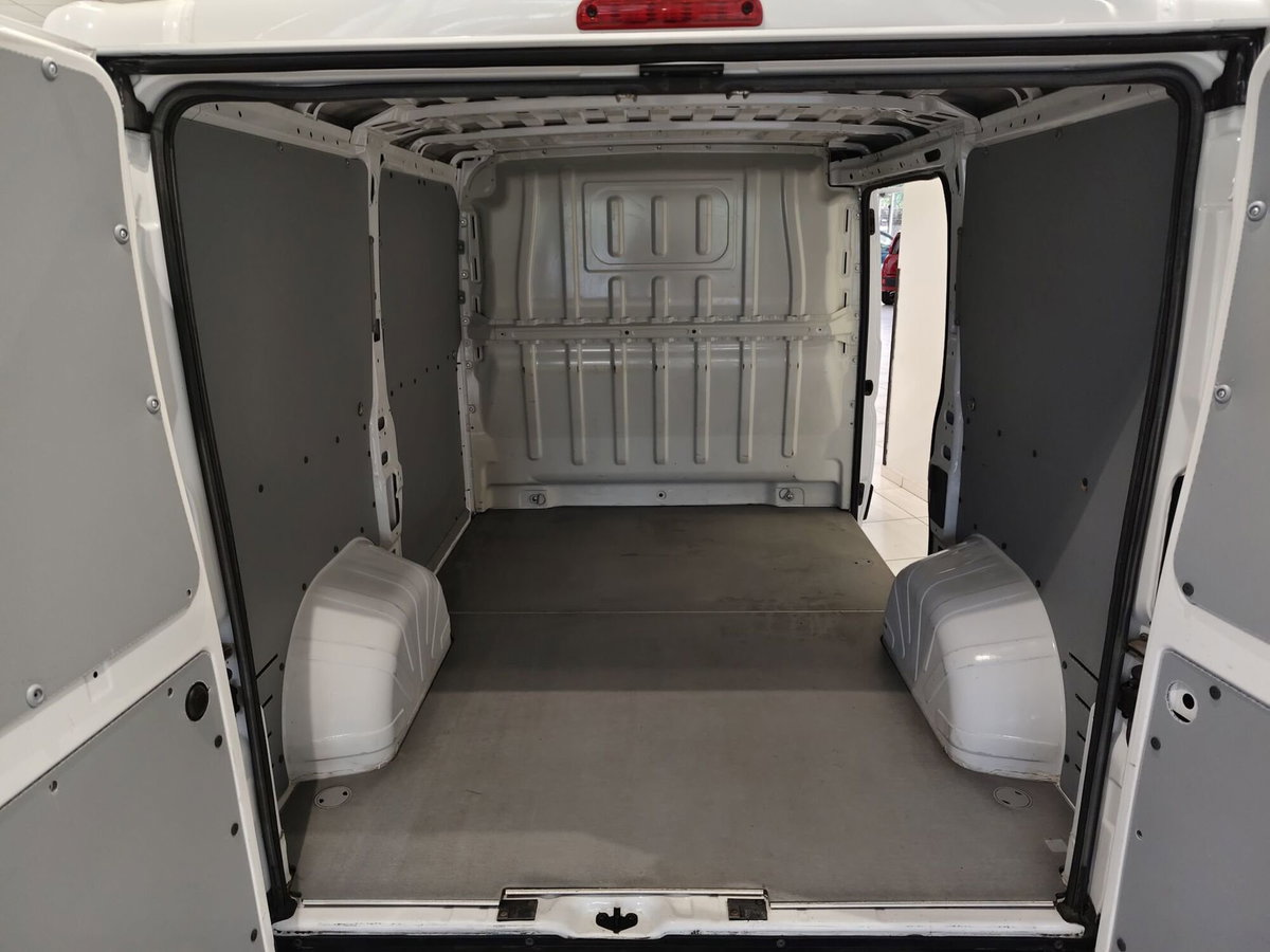 Peugeot Boxer Furgone 328 2.2 BlueHDi 120 S&S PC-TN Furgone (2)