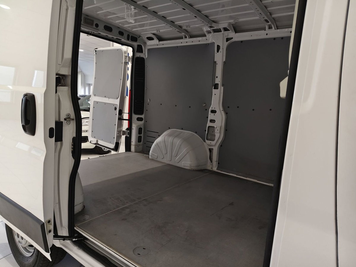 Peugeot Boxer Furgone 328 2.2 BlueHDi 120 S&S PC-TN Furgone (4)