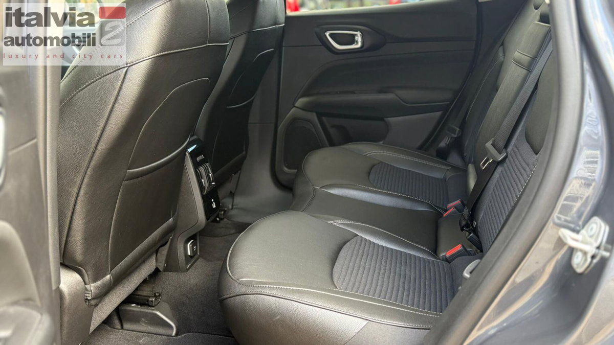 Jeep Compass 1.6 Multijet II 2WD Limited (13)