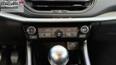 Jeep Compass 1.6 Multijet II 2WD Limited (16)