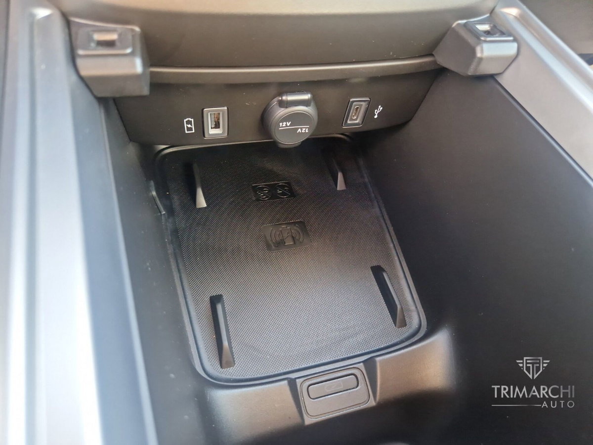 Jeep Avenger 1.2 turbo e-hybrid mhev Summit fwd 110cv edct6 (13)