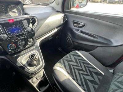 Lancia Ypsilon 1.2 69 CV 5 porte GPL Ecochic Gold (11)