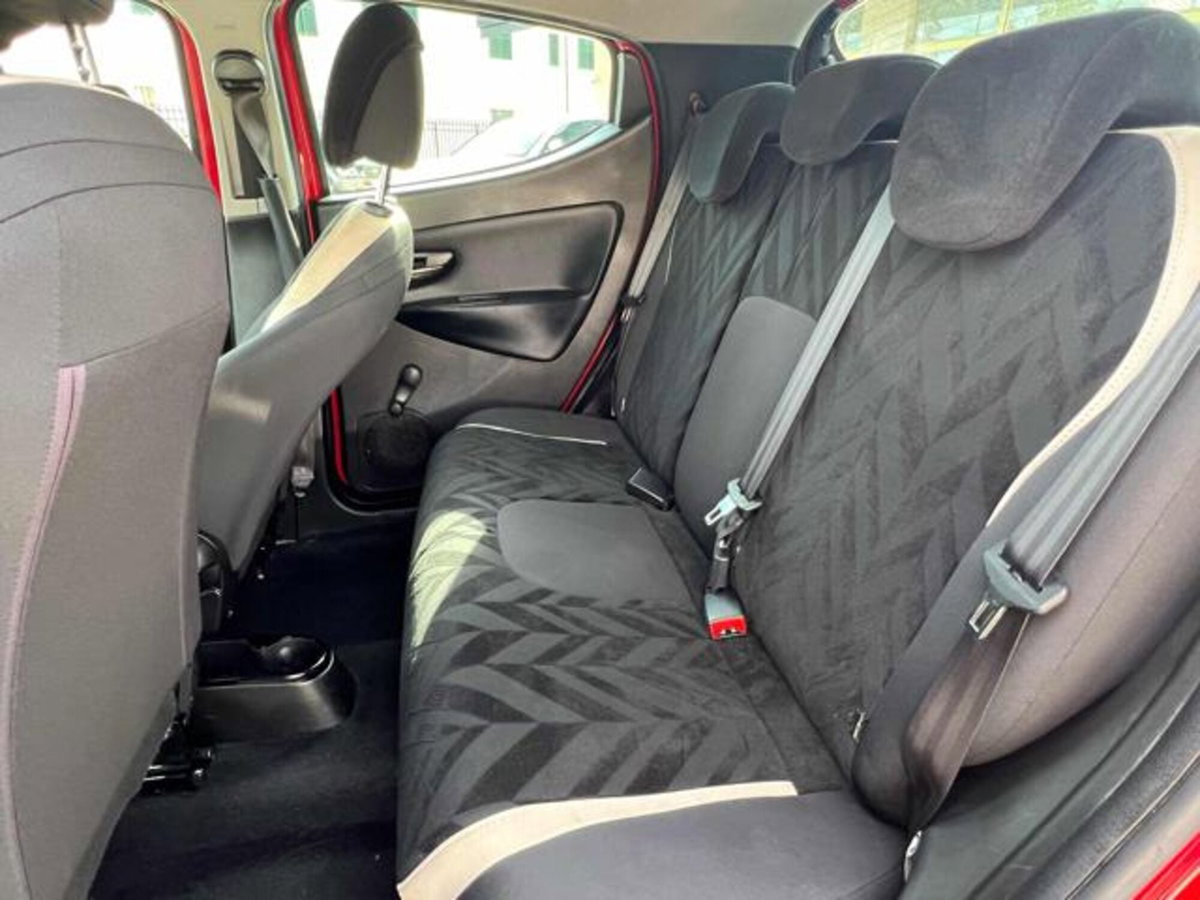 Lancia Ypsilon 1.2 69 CV 5 porte GPL Ecochic Gold (13)
