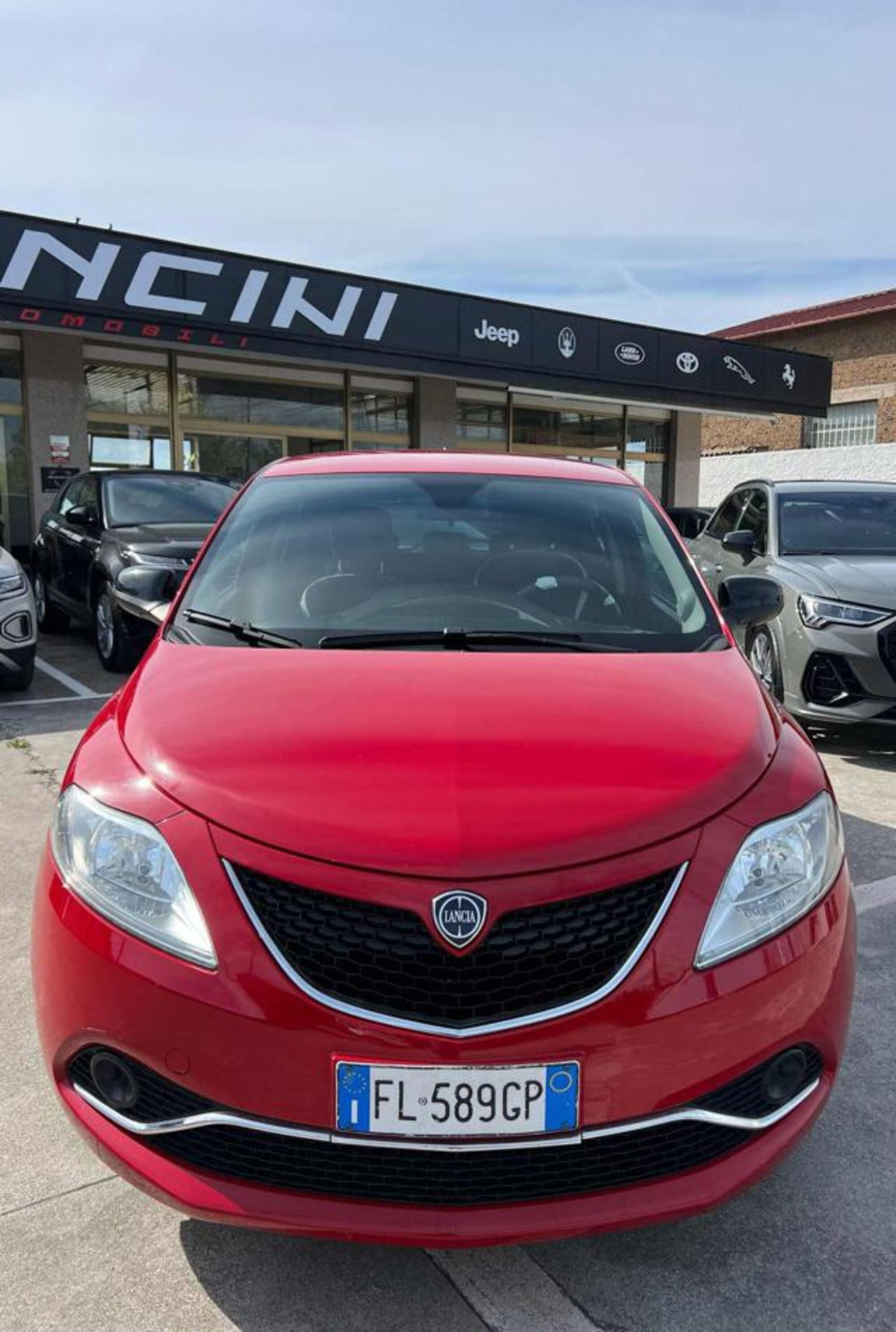 Lancia Ypsilon 1.2 69 CV 5 porte GPL Ecochic Gold (2)