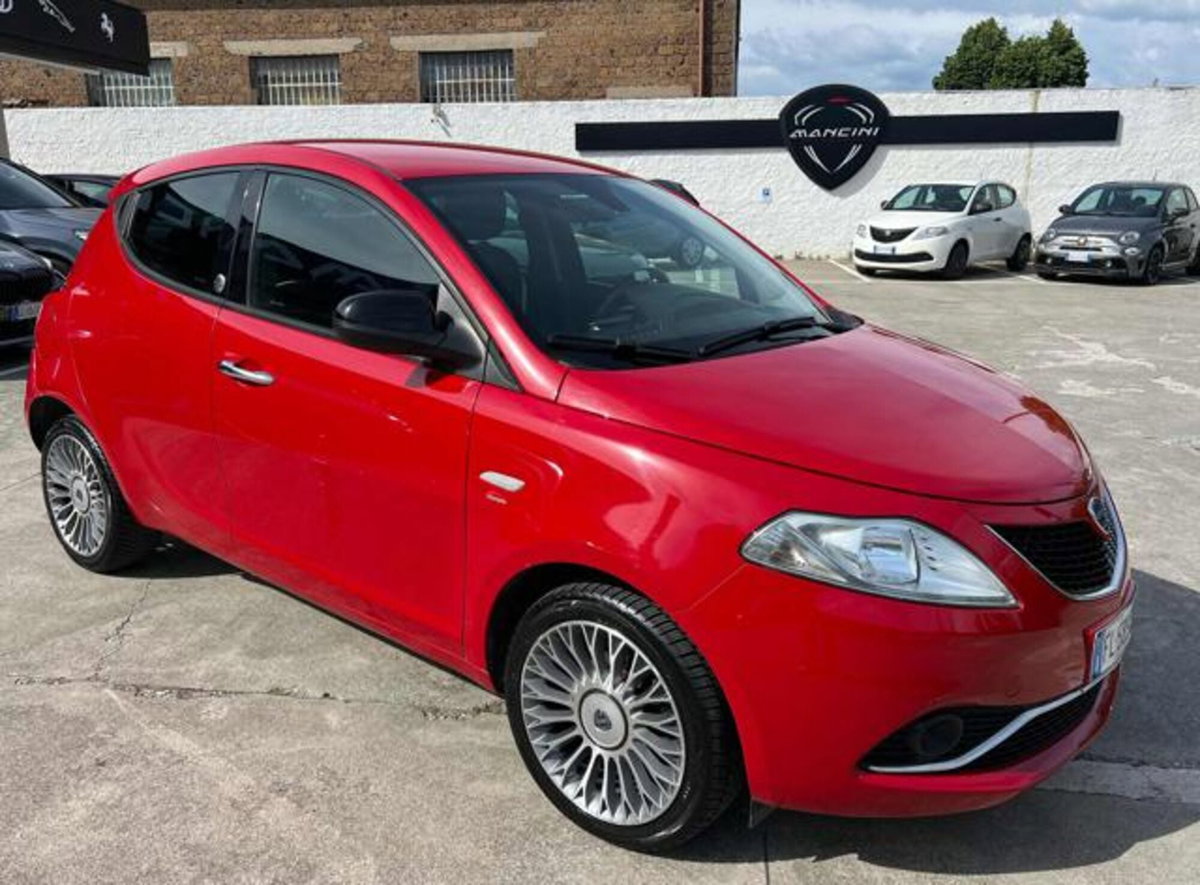 Lancia Ypsilon 1.2 69 CV 5 porte GPL Ecochic Gold (3)