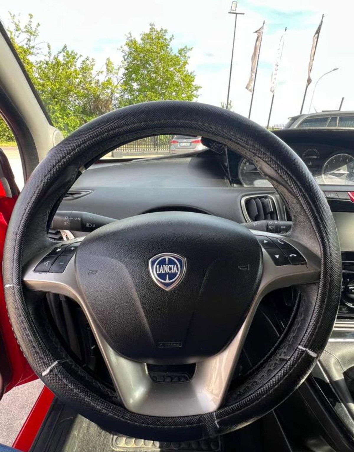 Lancia Ypsilon 1.2 69 CV 5 porte GPL Ecochic Gold (9)