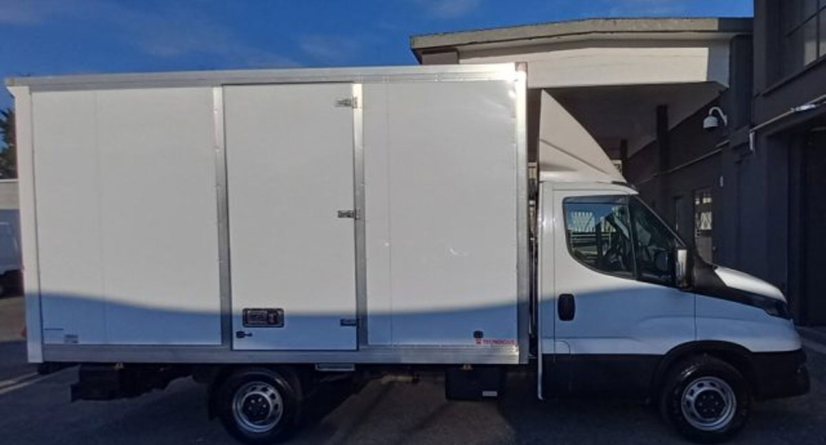 Iveco Daily Telaio 35S14H 2.3 HPT PLM Cabinato (2)