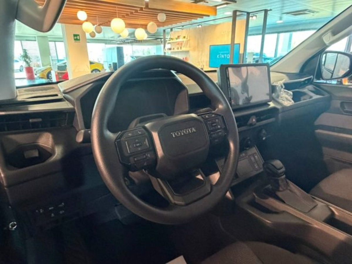 Toyota Hilux 2.8 d-4d 48V double cab Hilux auto (6)