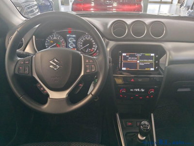 Suzuki Vitara 1.4 Hybrid Easy Top (9)
