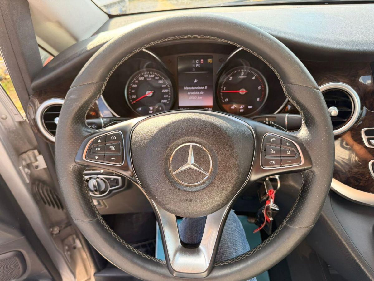 Mercedes-Benz Classe V 250 d Automatic Premium Extralong (17)