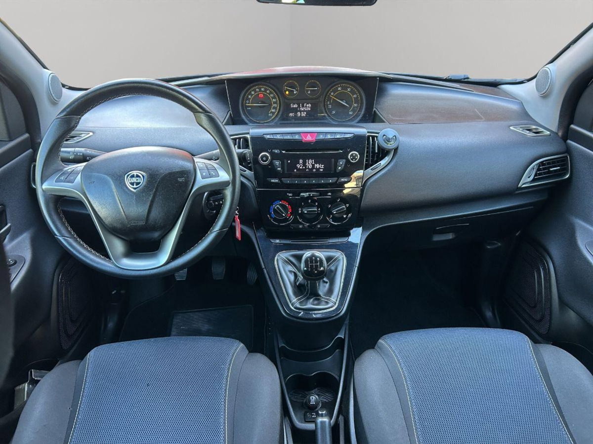 Lancia Ypsilon 1.3 MJT 16V 95 CV 5 porte S&S Platinum (14)