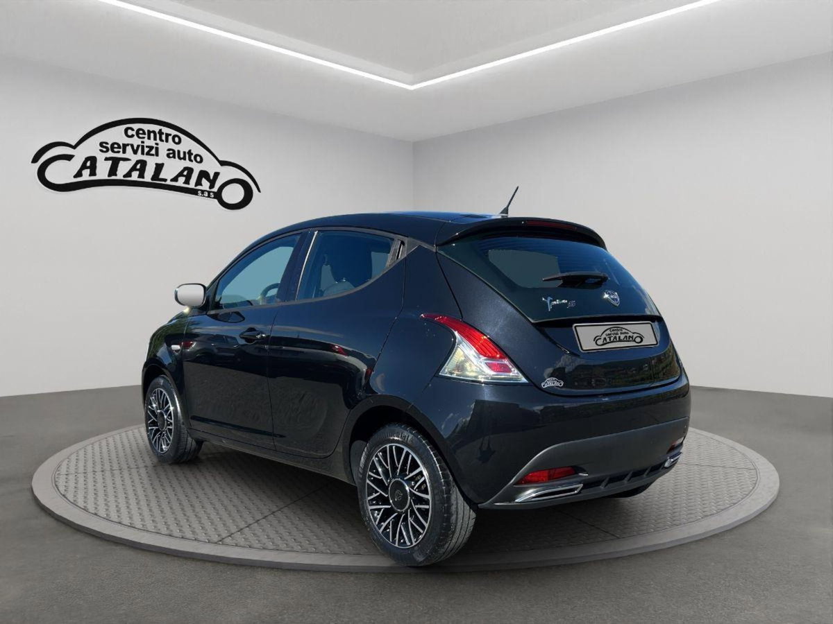 Lancia Ypsilon 1.3 MJT 16V 95 CV 5 porte S&S Platinum (3)