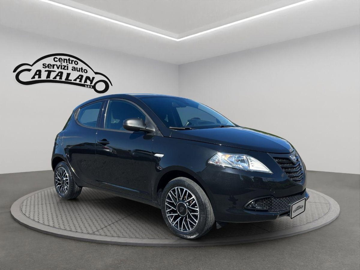 Lancia Ypsilon 1.3 MJT 16V 95 CV 5 porte S&S Platinum (7)