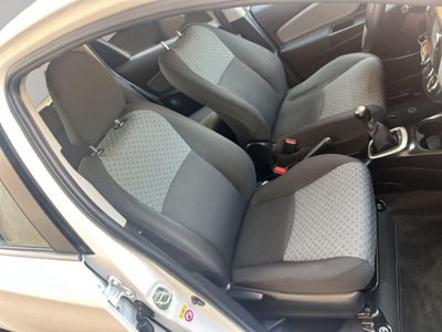 Toyota Yaris 16V cat 5 porte (20)