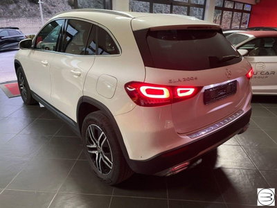 Mercedes-Benz GLA SUV 200 d Automatic Sport (8)