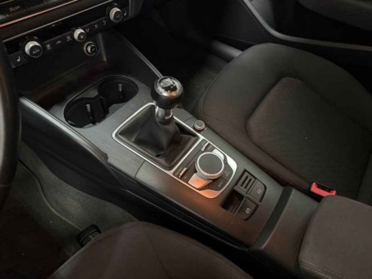 Audi A3 Sportback 1.6 TDI 116 CV Design (12)