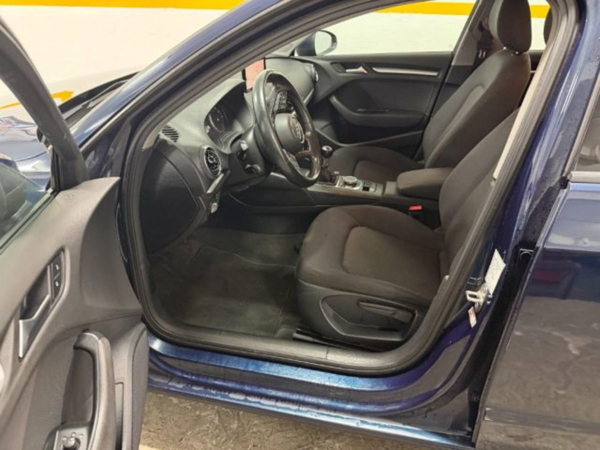 Audi A3 Sportback 1.6 TDI 116 CV Design (3)