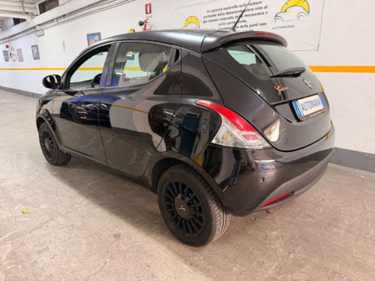 Lancia Ypsilon 1.2 69 CV 5 porte S&S Elefantino Blu (10)