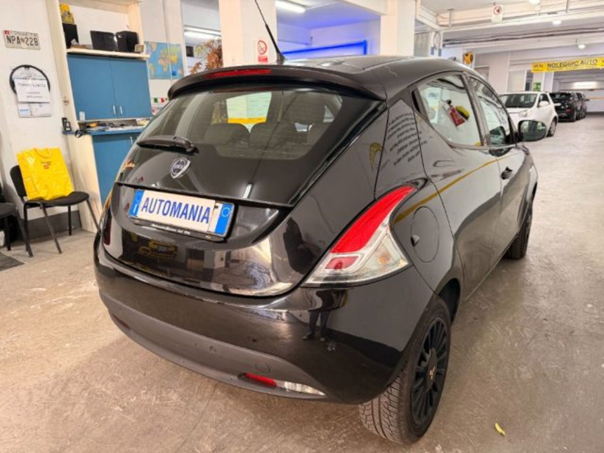 Lancia Ypsilon 1.2 69 CV 5 porte S&S Elefantino Blu (13)