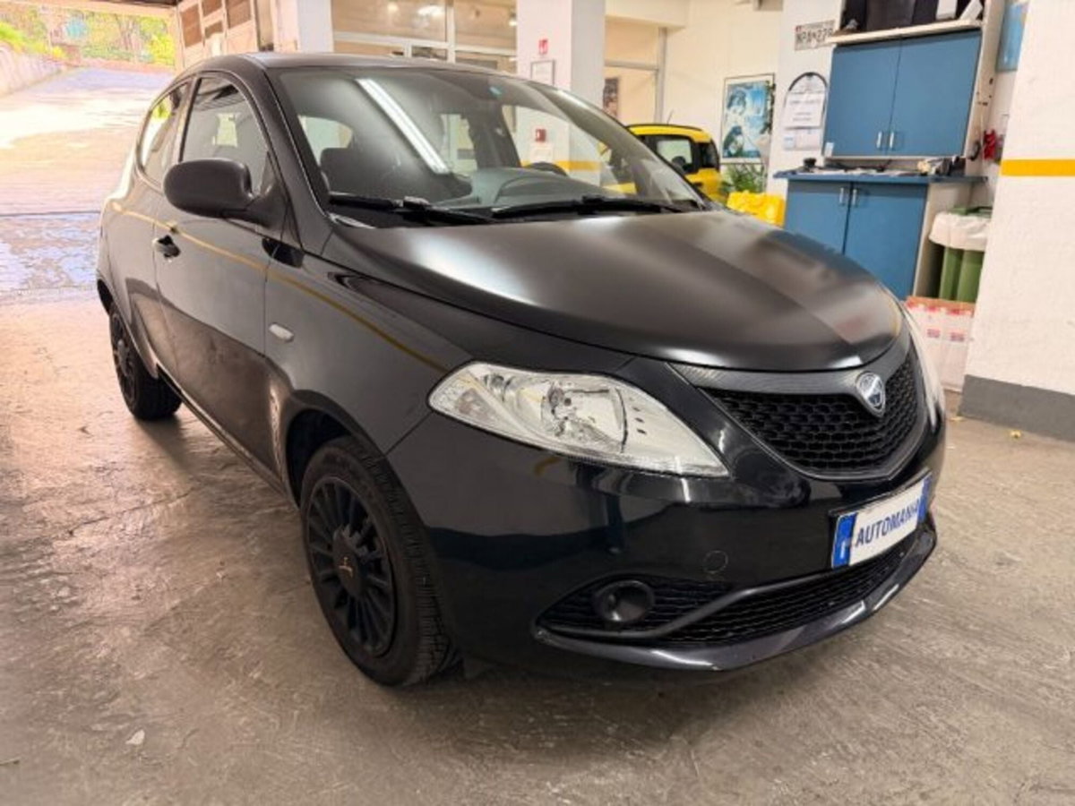 Lancia Ypsilon 1.2 69 CV 5 porte S&S Elefantino Blu (2)
