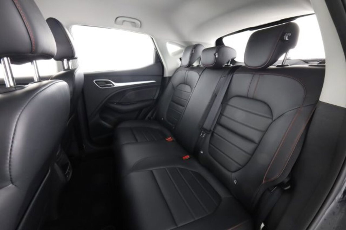 Mg ZS ZS 1.5 Luxury (2)