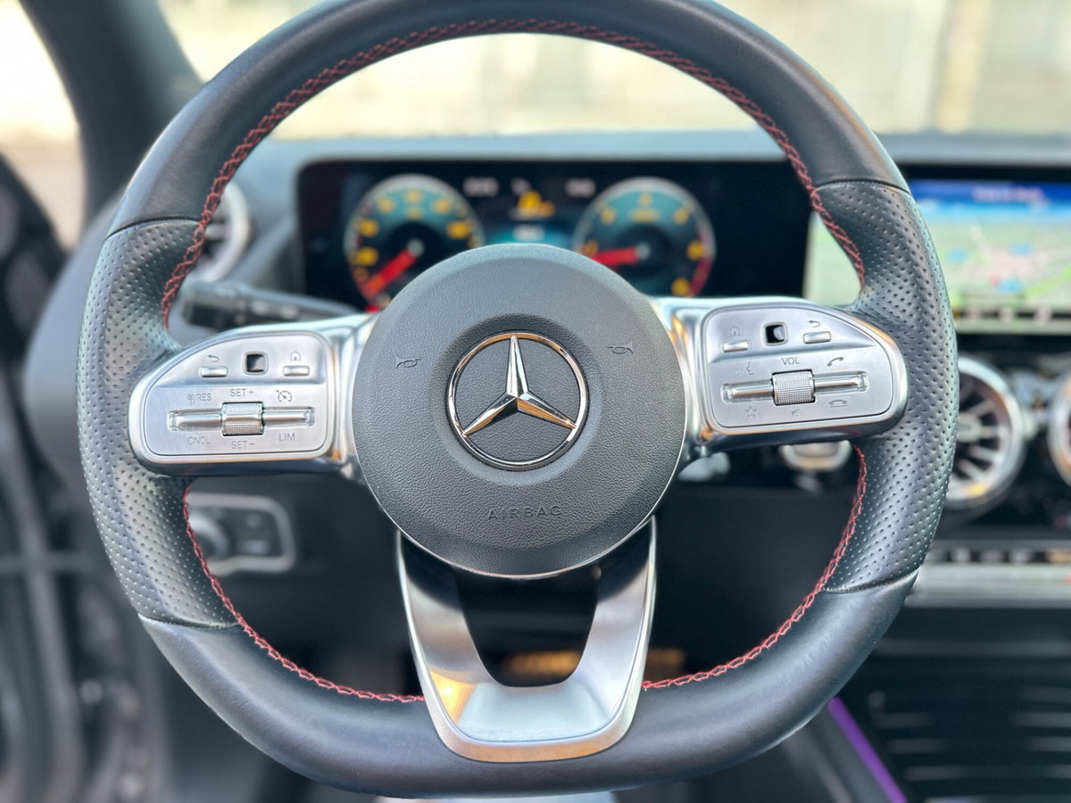 Mercedes-Benz GLA SUV 200 d Automatic Premium (16)