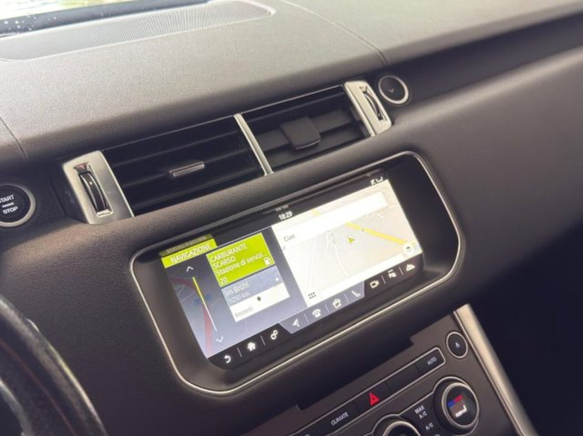 Land Rover Range Rover Velar 2.0D I4 240 CV S (18)